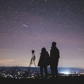 “Cielos que enseñan: astrofografía para profesores”