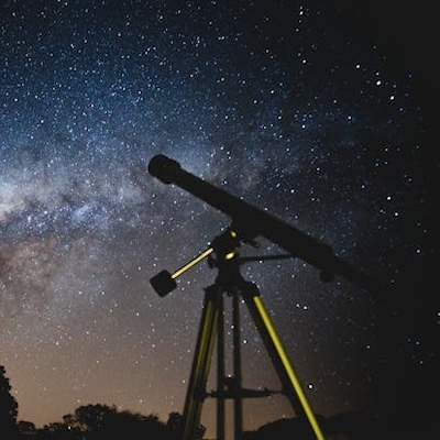 “Desde las aulas una vista al universo”